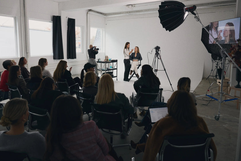 Workshop im S8 Fotostudio München mit professionellem Setup und Teilnehmern
